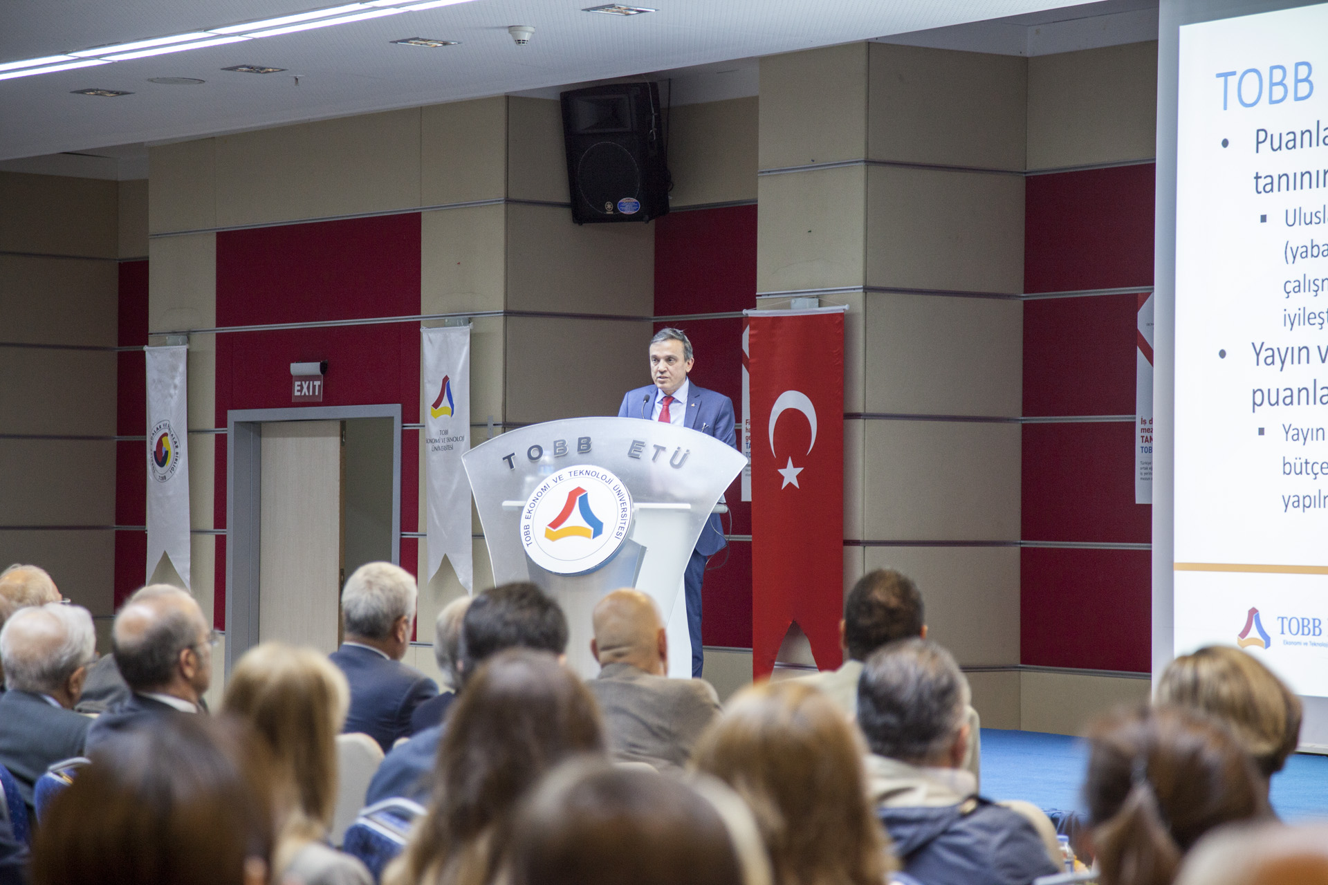 Rektörümüz Prof. Dr. Adem Şahin, Akademisyenlere 2016-2017 Akademik Yılı Açılış Konuşmasını Yaptı