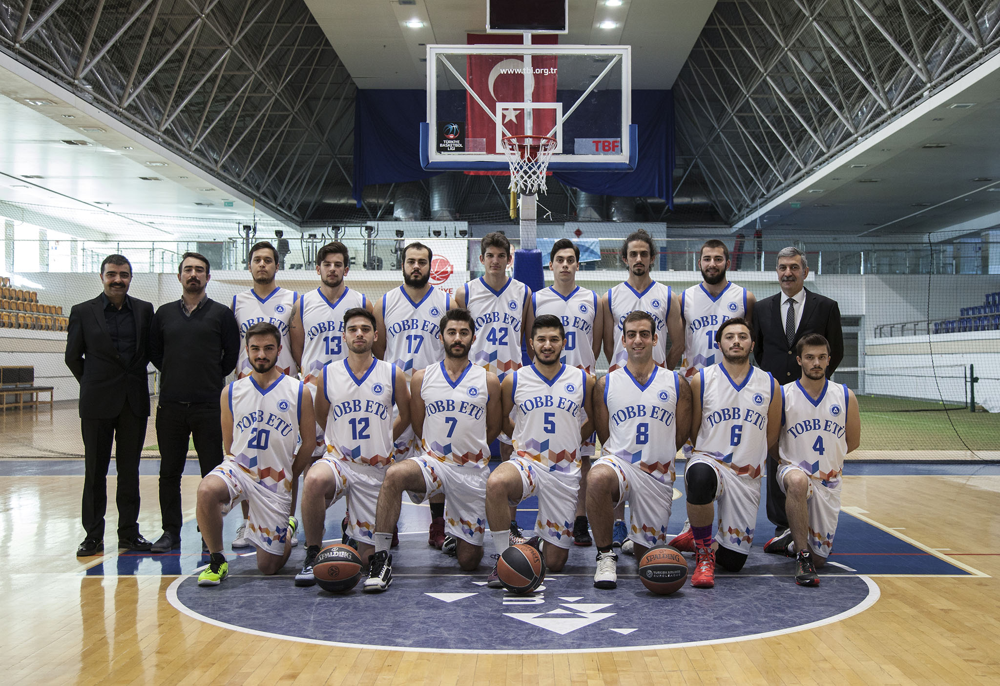 Gazete ETÜ 15 Şubat tarihinde ÜNİLİG 2. Tur'daki İlk Maçına Çıkacak Olan TOBB ETÜ Erkek Basketbol Takımıyla Keyifli Bir Röportaj Gerçekleştirdi