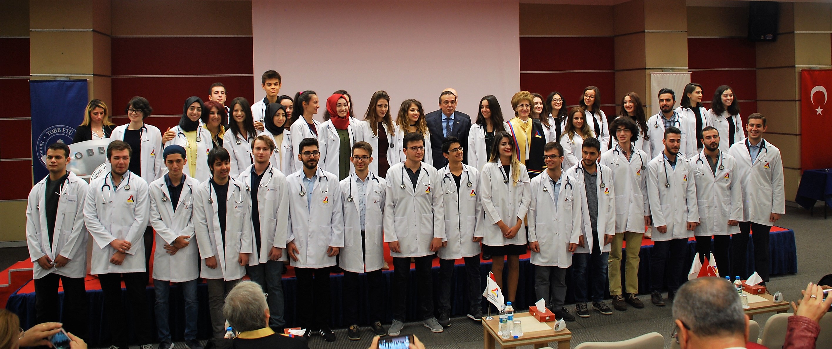 TOBB ETÜ Tıp Fakültesi, 2017 - 2018 Akademik Yılı Girişli Öğrencilerine Beyaz Önlük Töreniyle Merhaba Dedi