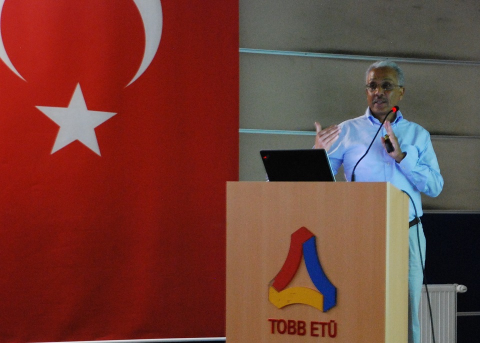 Türk Milli Muharip Uçağı Geliştirilmesi Projesi’nde Görevli Dr. Abdullahi, TOBB ETÜ Öğrencilerine Deneyimlerini Anlattı