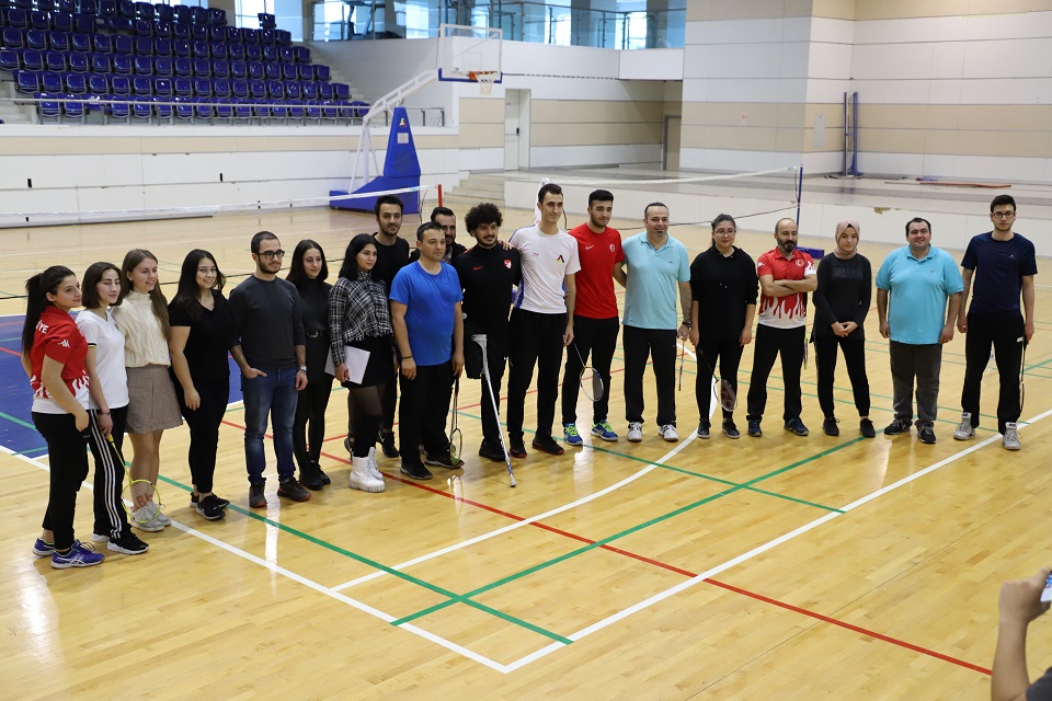 Ortak Eğitim Firmalarımız ile TOBB ETÜ’lüler Arasında Badminton Turnuvası Gerçekleştirildi