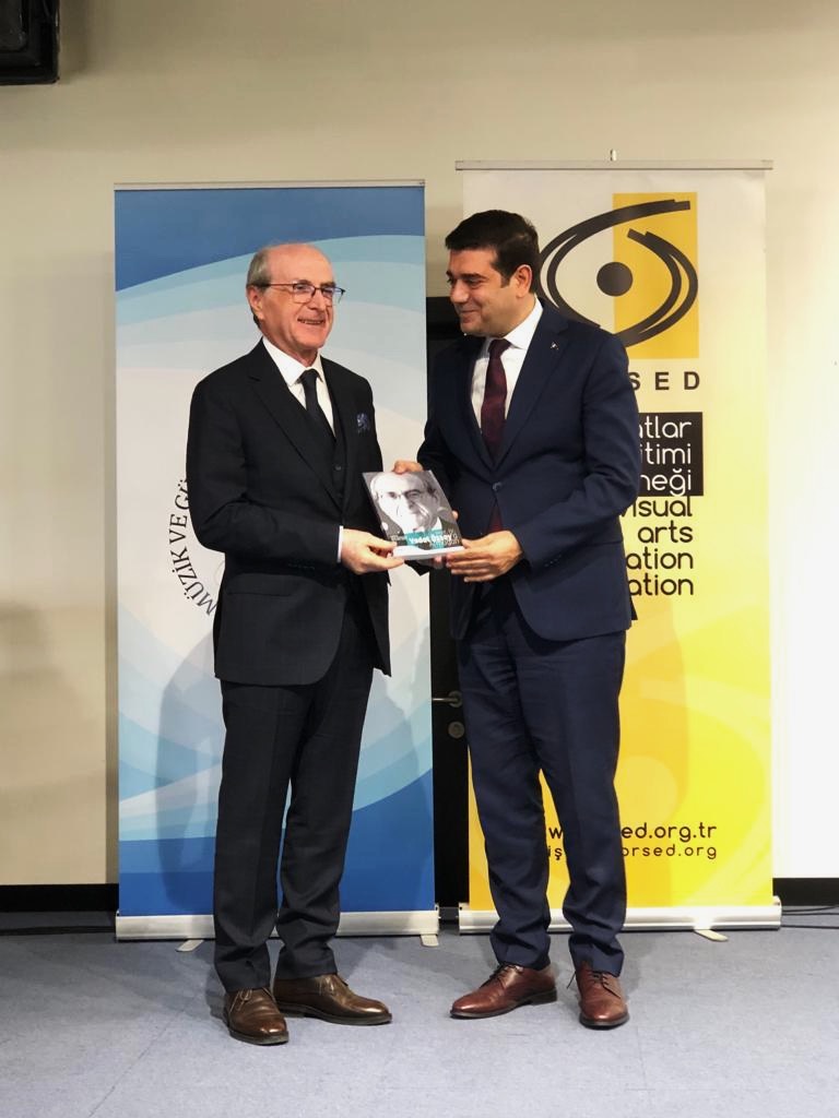   Prof. Dr. Vedat Özsoy’a Armağan Kitap