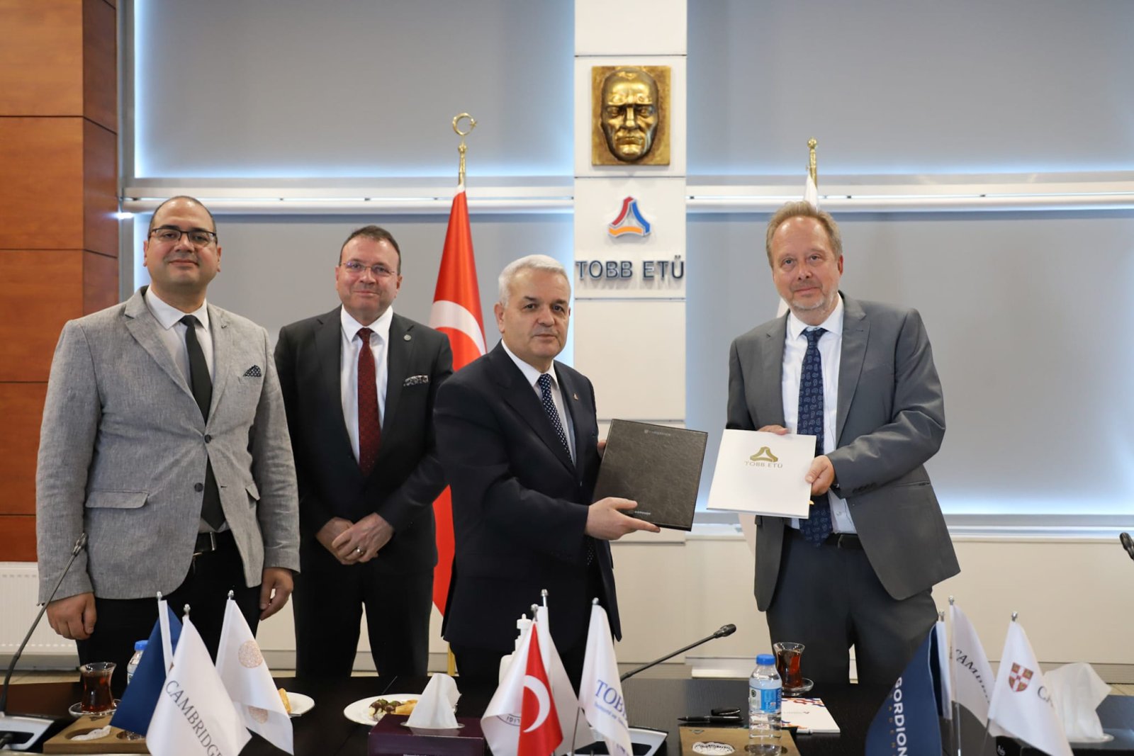 TOBB ETÜ ile Cambridge University Press & Assessment Arasında İş Birliği Protokolü İmzalandı!