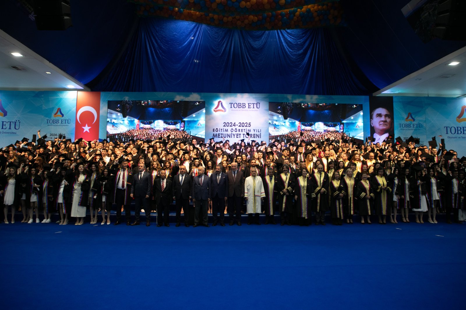 Hukuk Fakültemizin 2024-2025 Eğitim Öğretim Yılı Mezuniyet Töreni Gerçekleşti!