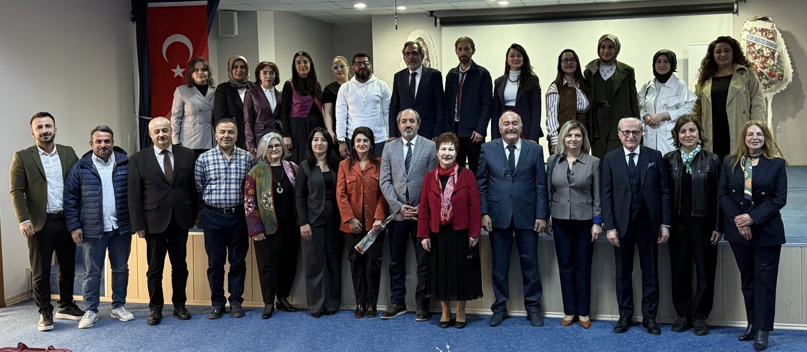 Görsel Sanatlar Eğitimi Derneği Kurum Hizmet Ödülü Üniversitemize Verildi